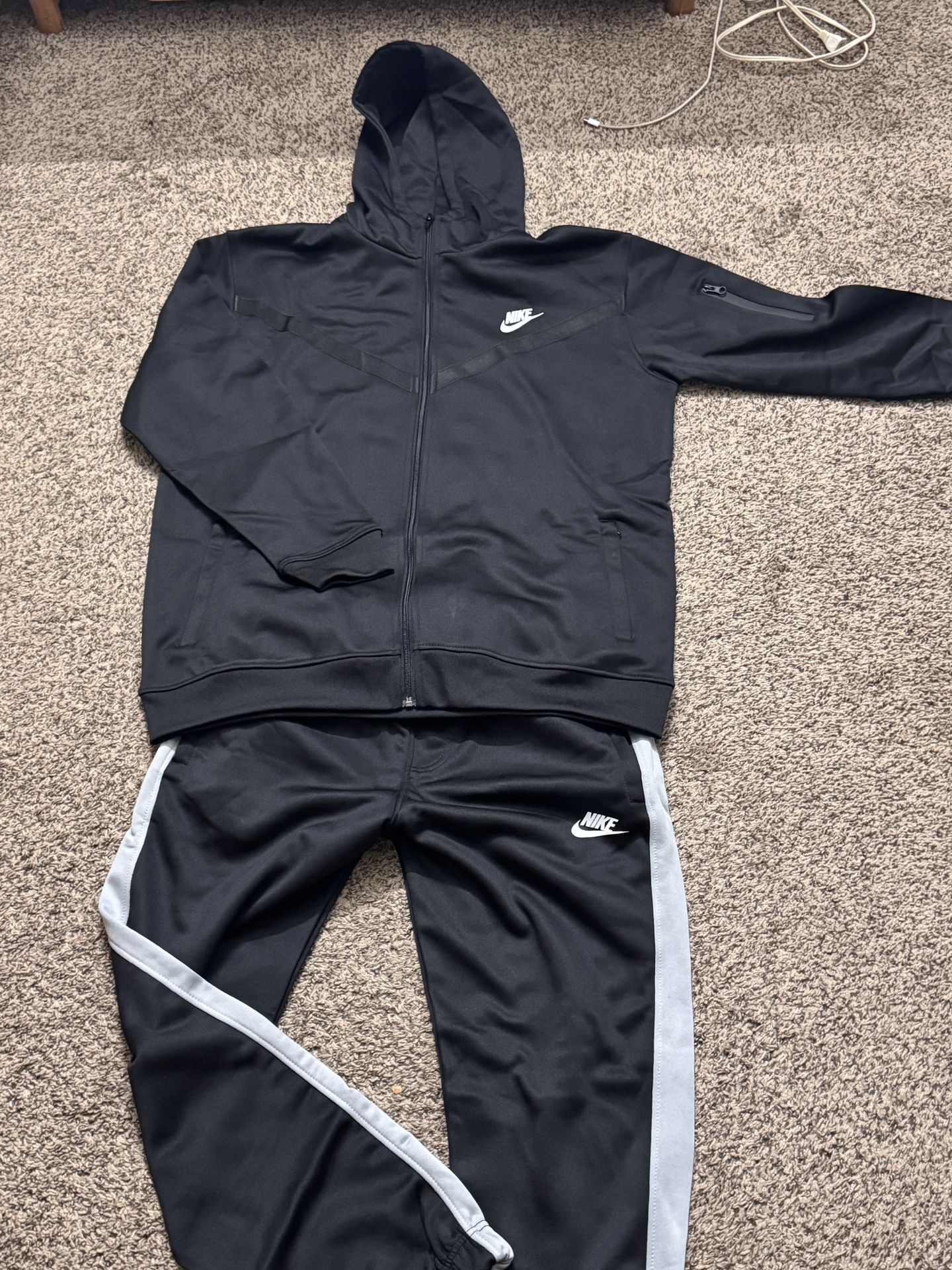 Nike Tracksuits in black 