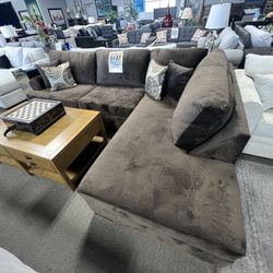 $1899 Cozy Brown Sofa Chaise 🤎✨