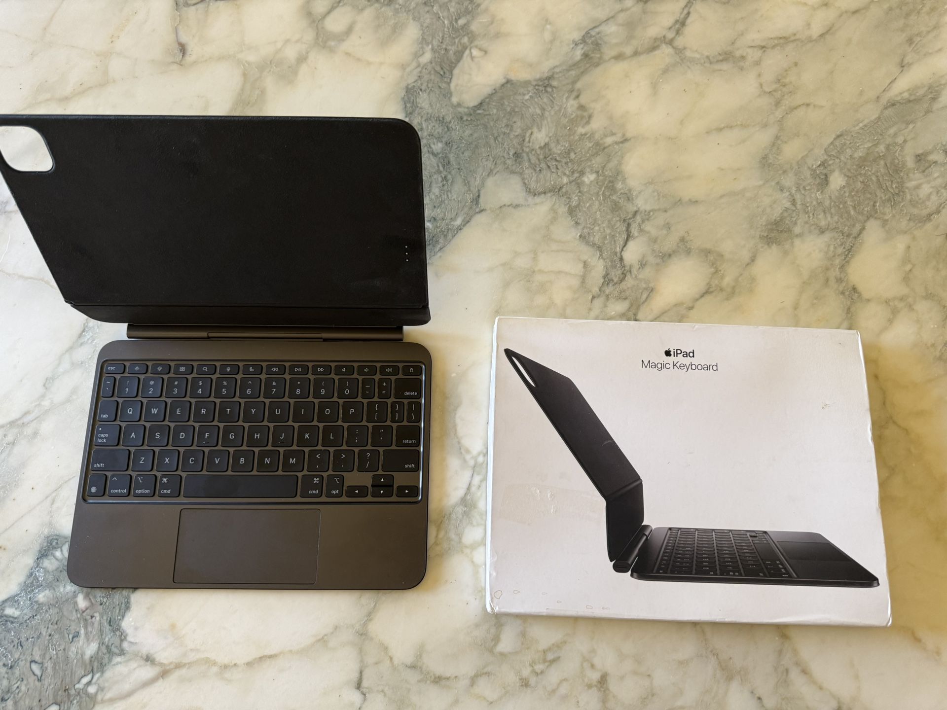 iPad Pro M4 11” Magic Keyboard