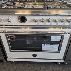 Bertazzoni Heritage Series HERT366DFSAVT
36 Inch Freestanding Dual-Fuel Range 