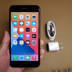 iPhone 7 Plus - UNLOCKED - Like New 