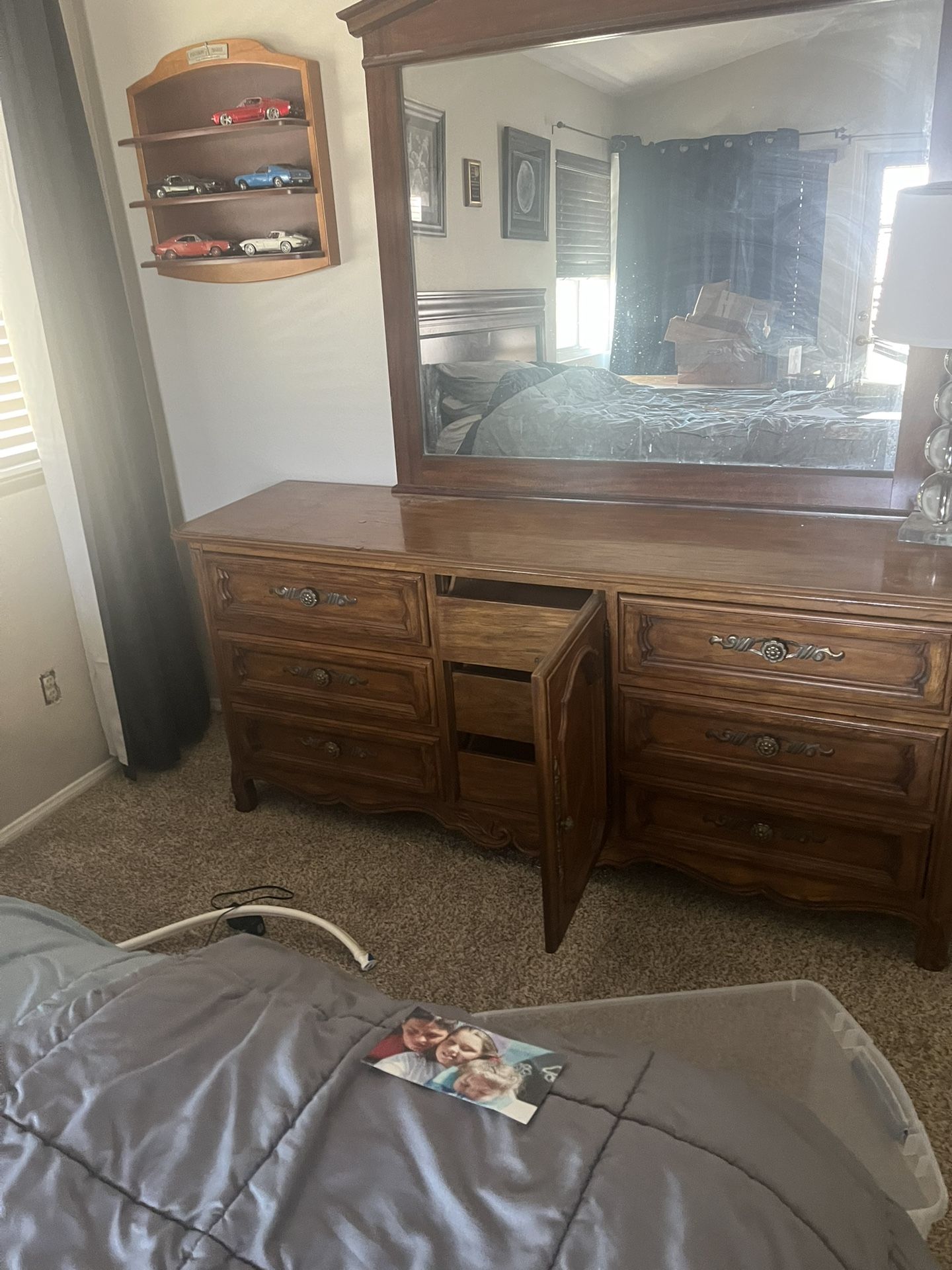 9 Drawer Dresser With Mirror