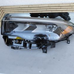 2025 FORD EXPLORER LEFT HEADLIGHT DRIVER SIDE LED  GENUINE  .?