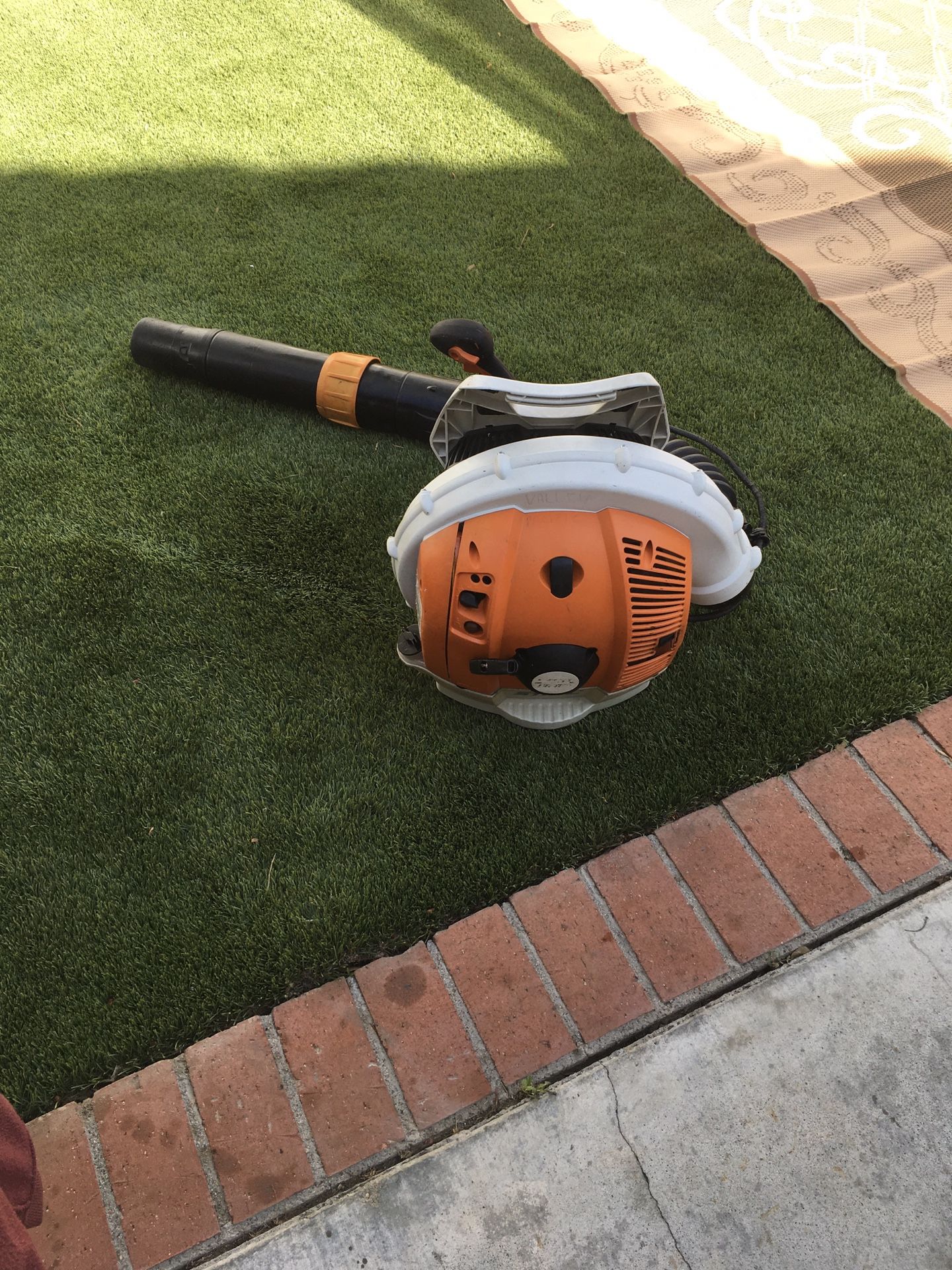 BLOWER STIHL 700 COMMERCIAL! ITS IN VERY GOOD CONDITION! TUNE UP READY! VERY CLEAN!
