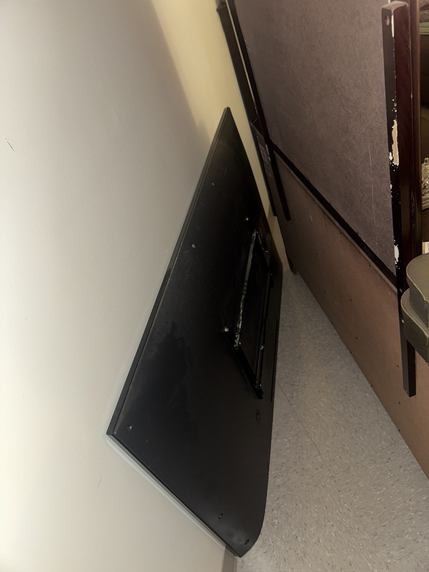 70 INCH SMART TV REMOTE AND POWER CORD INCLUDED