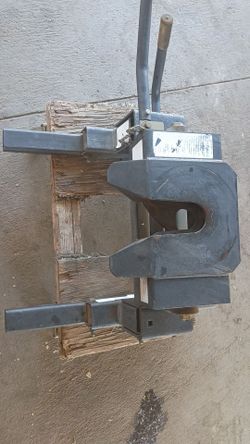 Fifth wheel hitch