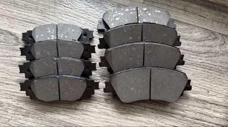 Ceramic Brake Pad Set - Front & Rear 8 Pieces - New