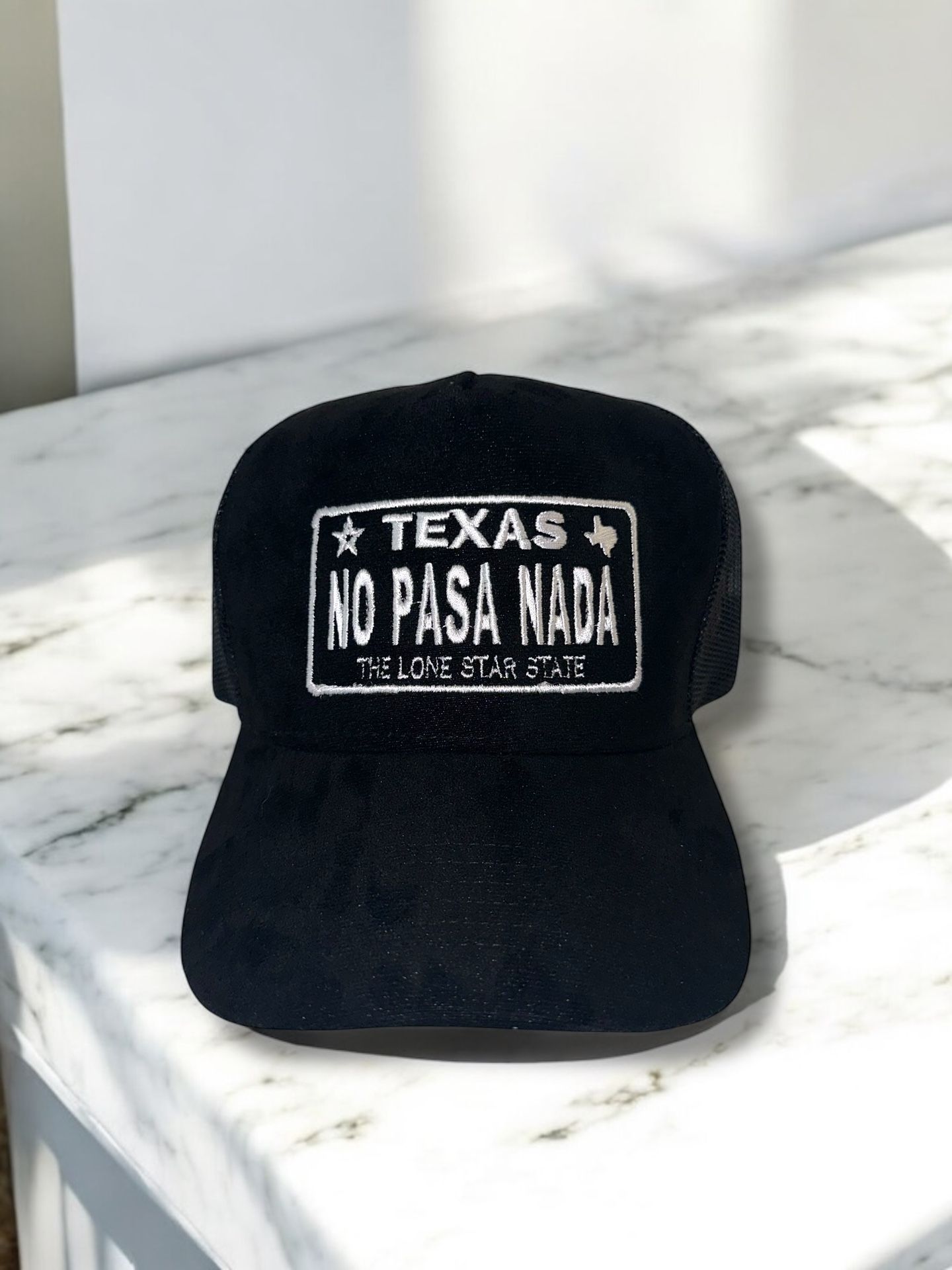 Texas License Plate “No Pasa Nada”