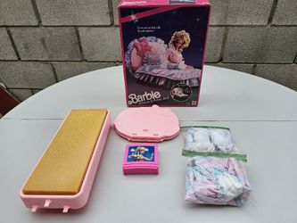 Vintage Barbie Ribbons Roses Bed for Sale in West Covina CA