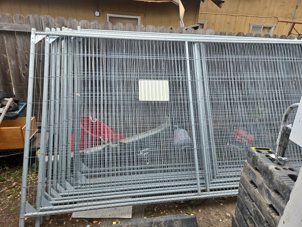 Heavy duty 6ft ×11 ft temporary steele rod fence panels  rubber block stand w/hardware connectors