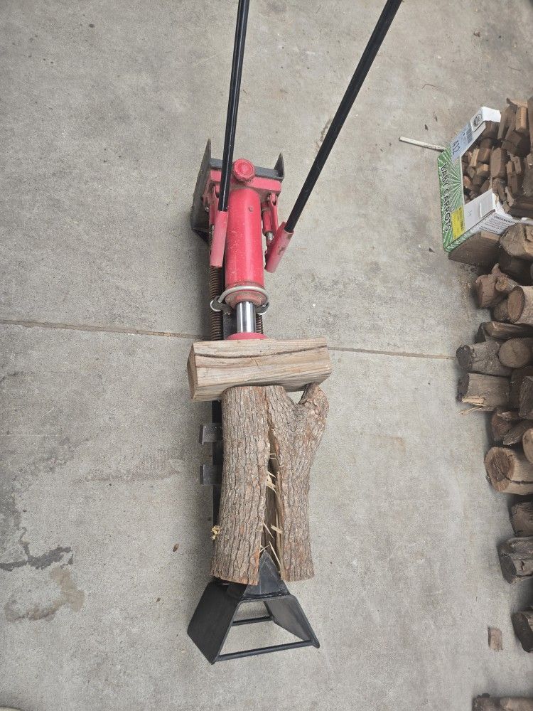 Hand hydraulic Log Splitter.