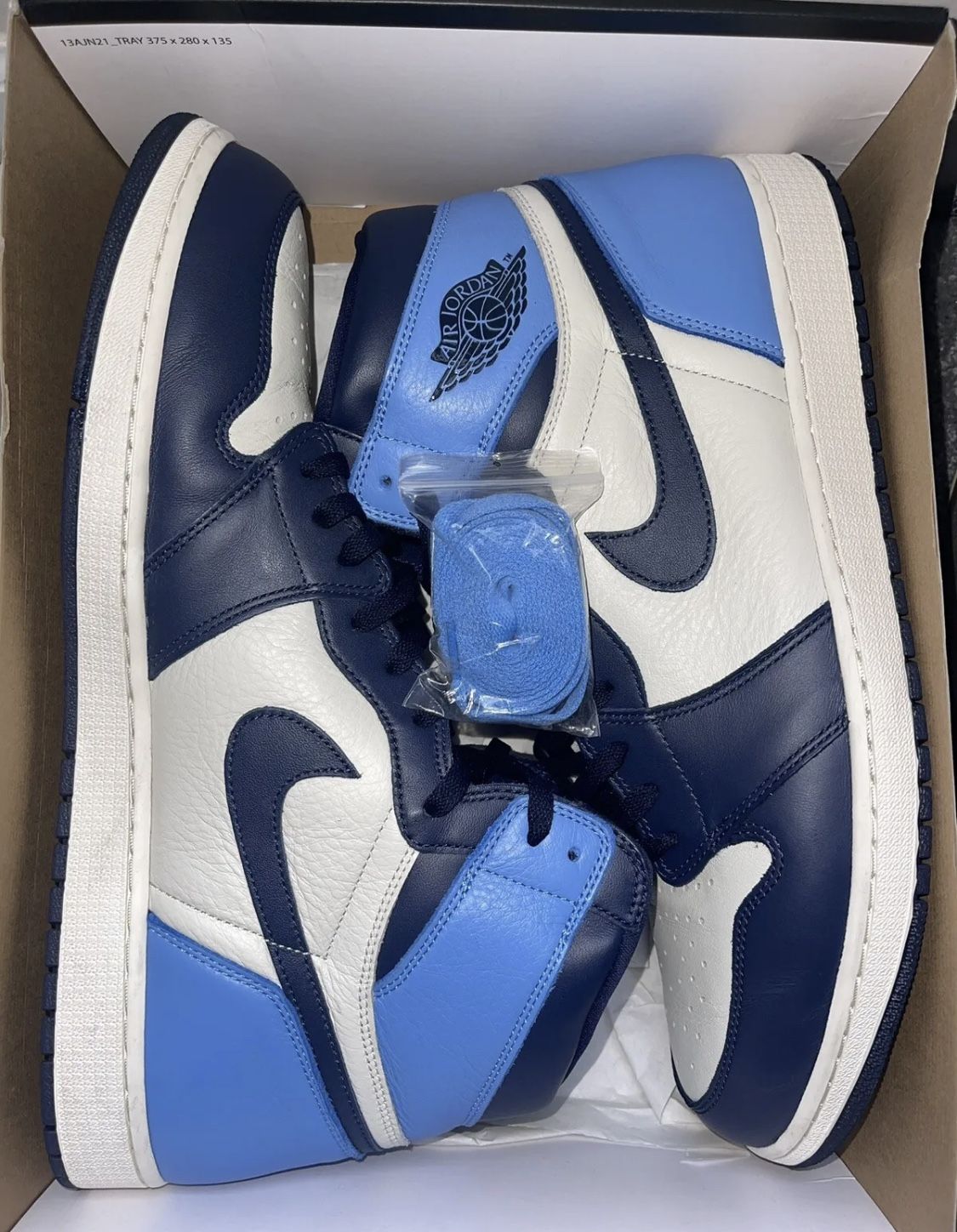 Nike Air Jordan 1 Retro High OG Obsidian for Sale in Delran, NJ - OfferUp