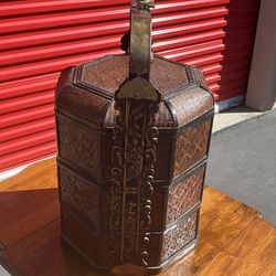 Oriental baskets with holder