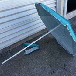 Teal Beach Travel Sun Shade Umbrella with Travel Bag! 66” Diameter 78” tall  
