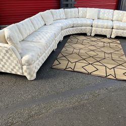 Sectional Curved Couch!! Delivery Available 🚚!! Dimensions: 153” Length ( width across at widest point ) x 30” Height with back cushions on( 24.5” wi