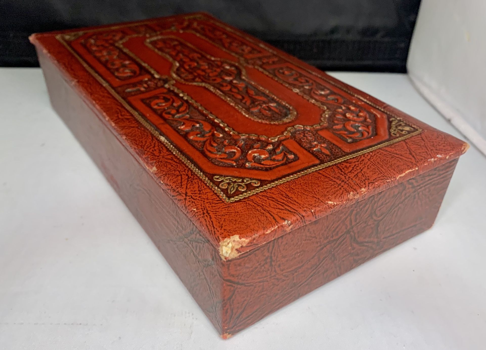 Antique Gales Chocolate Co. Boston, St. Louis U.S.A, Red Leather