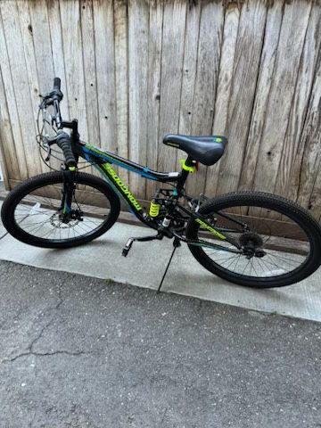 Boys Youth Bike FOR SALE Mongoose 