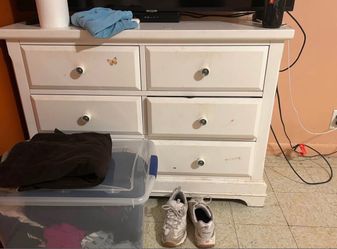 2 White sets of dressers