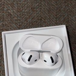 AirPods 4th Generation – Excellent Condition – Works Perfectly
