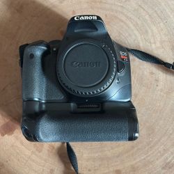 CANON T2i
