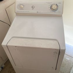GAS DRYER MAYTAG (white ) 