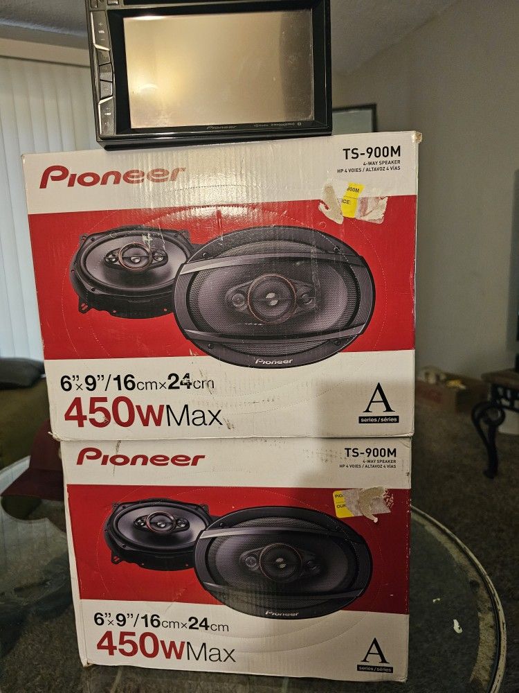 Pioneer Stereo Avh1440nex And Speaker 6x9 for Sale in Kent, WA OfferUp