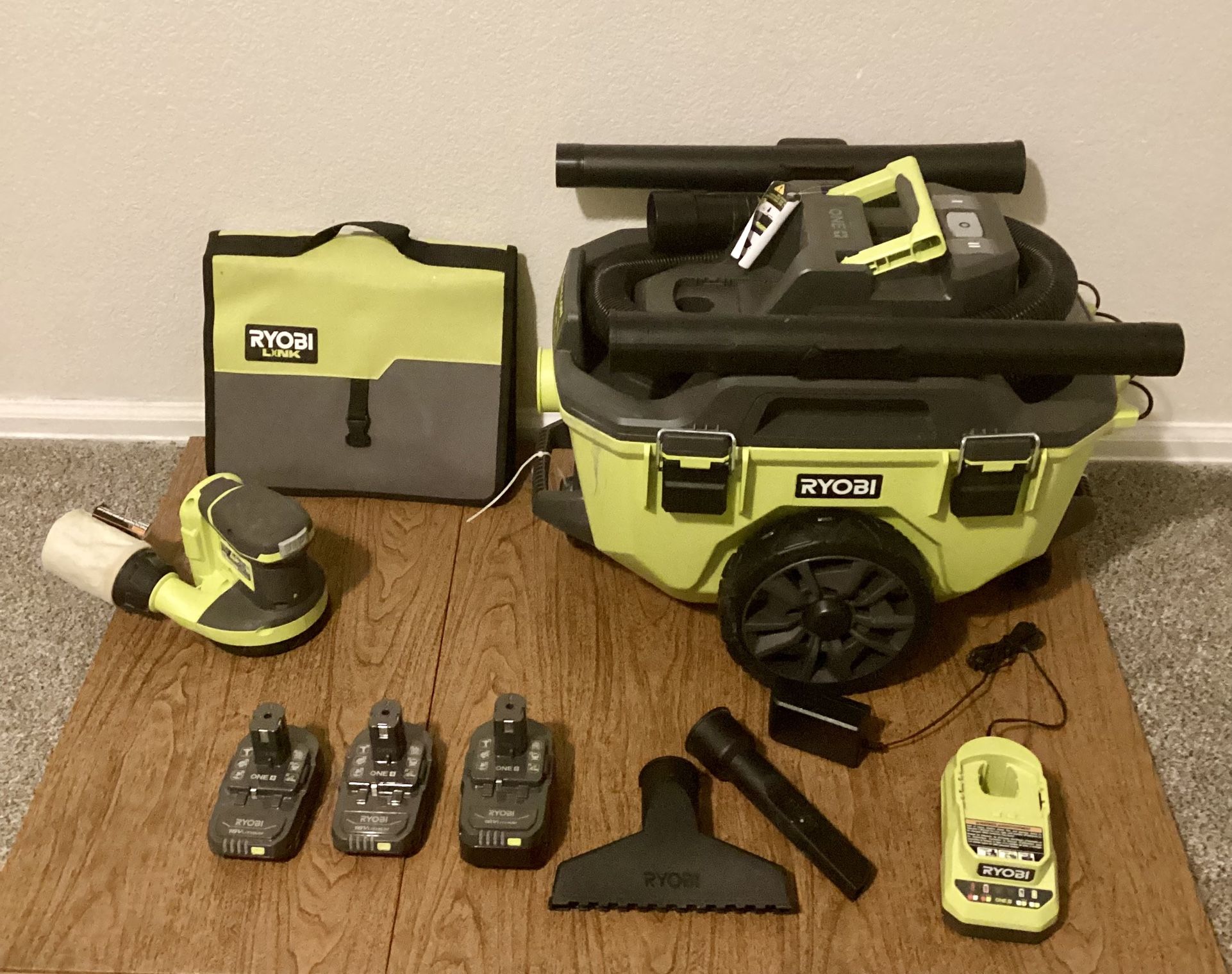 Ryobi Shop Vac, Orbital Sander, Plus extra Accessories