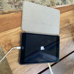 iPad Air PERFECT CONDITION LOWER PRICE