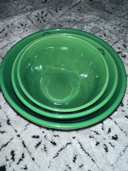 Vintage green mixing bowls