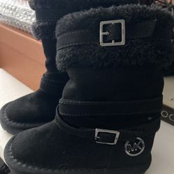 Little  Girls MK Winter Boots Size (5  1/2  -  6) 