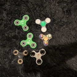 6 Fidget Spinners