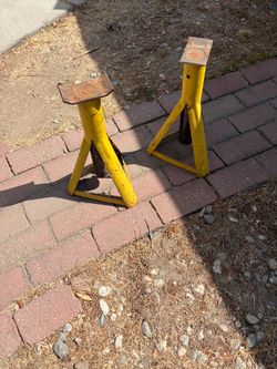 Jack Stands Vintage well built 2 of them
