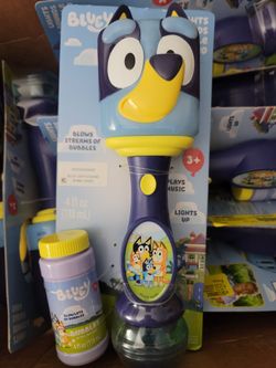 Little Kids Inc. Bluey Light & Sound Bubble Wand
