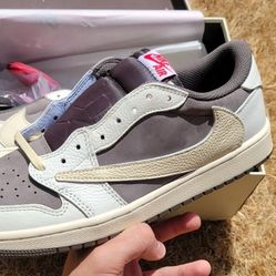 Jordan 1 Retro Low OG SP
Travis Scott Reverse Mocha