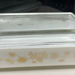 Rare Vintage Pyrex With Lid