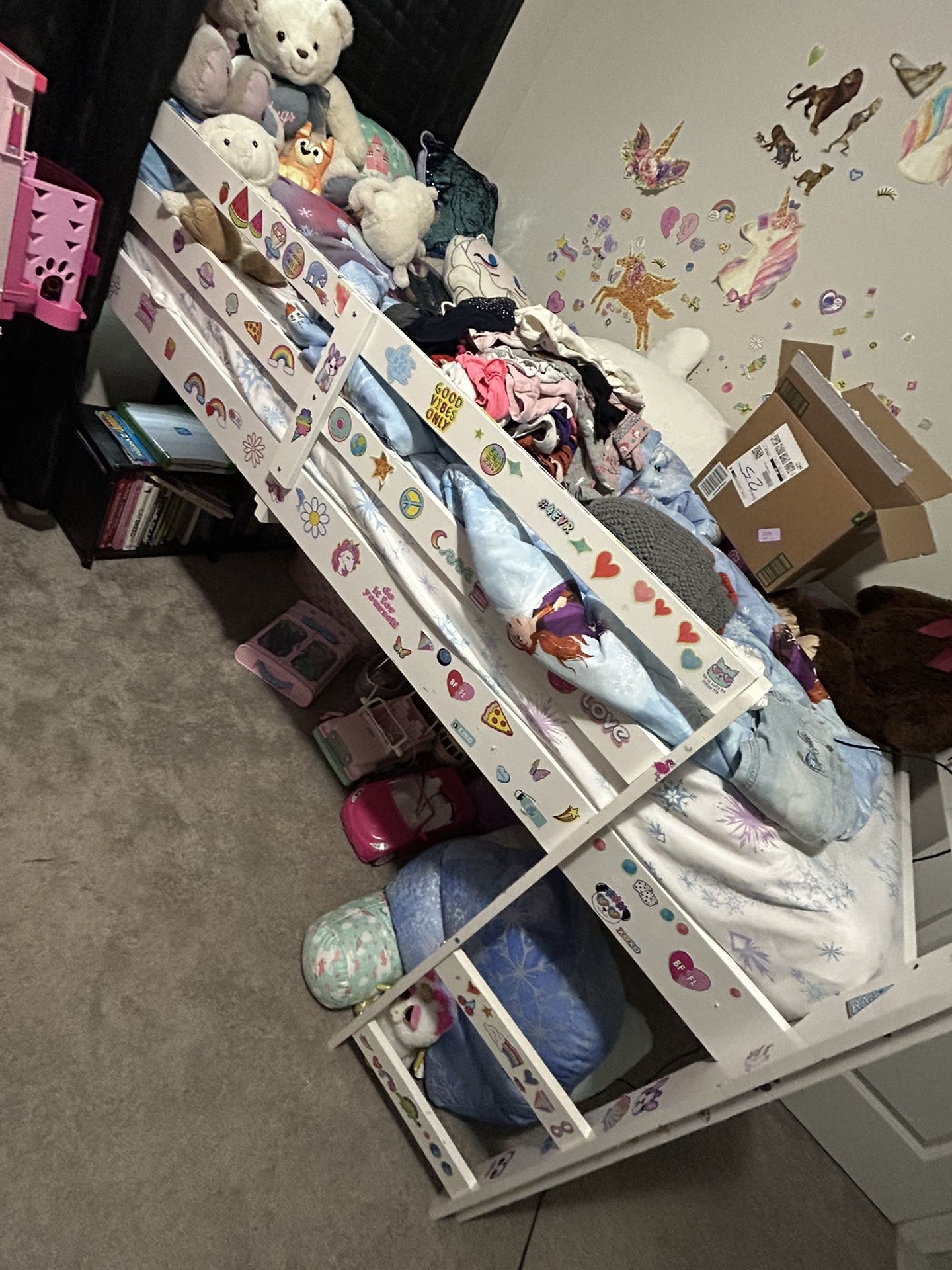 Free Loft Bed! No MATRESS Twin