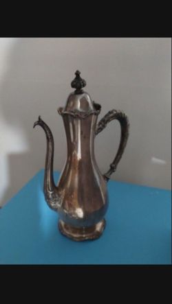 VINTAGE - MC WALLACE BROS SILVER CO. TEA POT 10"×5"