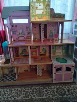 Large Dollhouse 