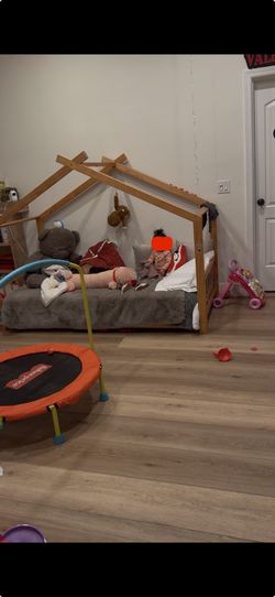 Sturdy twin bed