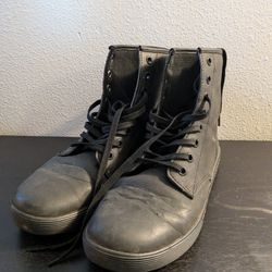 Dr. Martens - Sheridan (Size 9) Womens