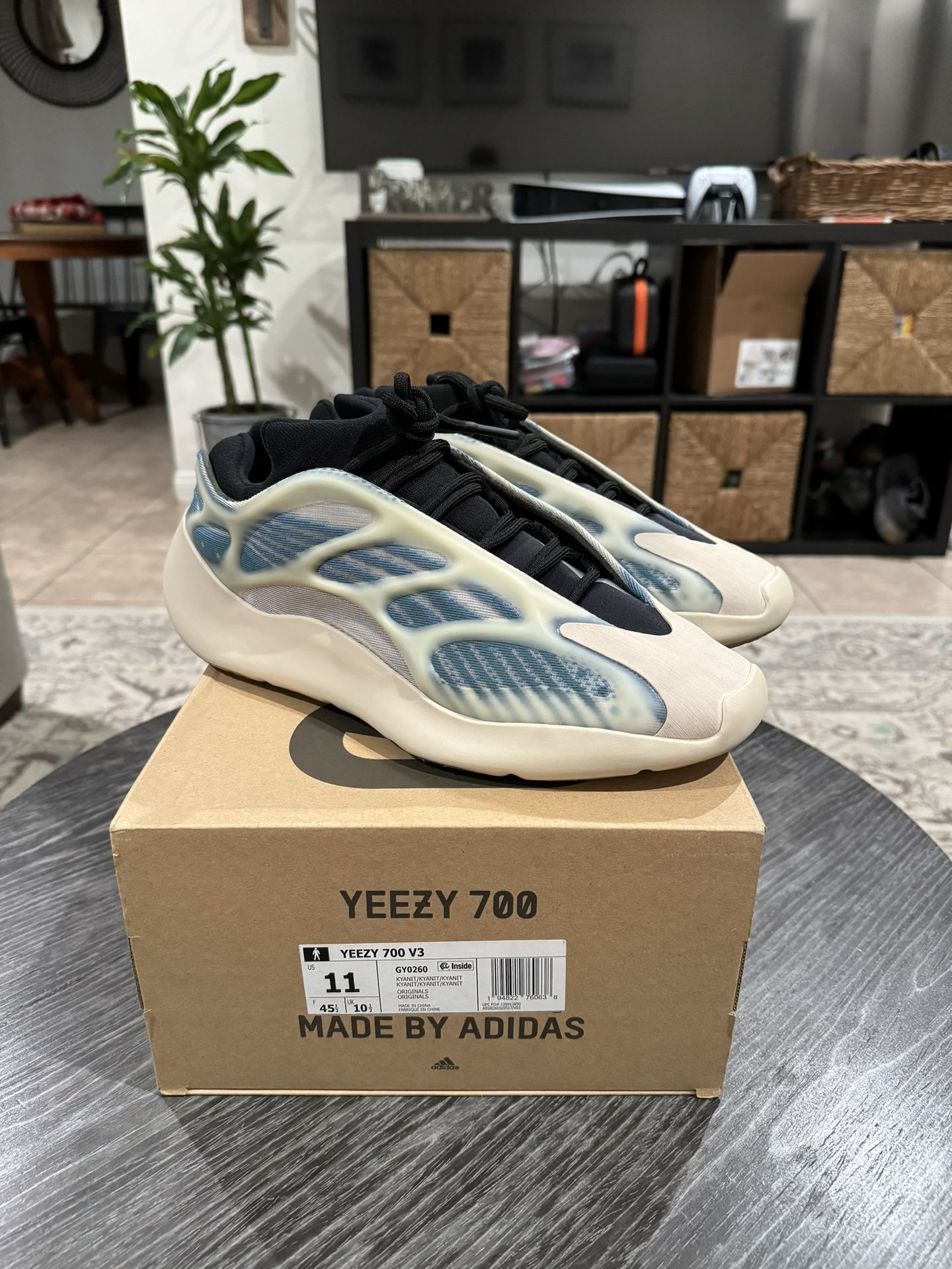 Yeezy 700 V3 kyanite Size 11 Athletic shoes & Sneakers