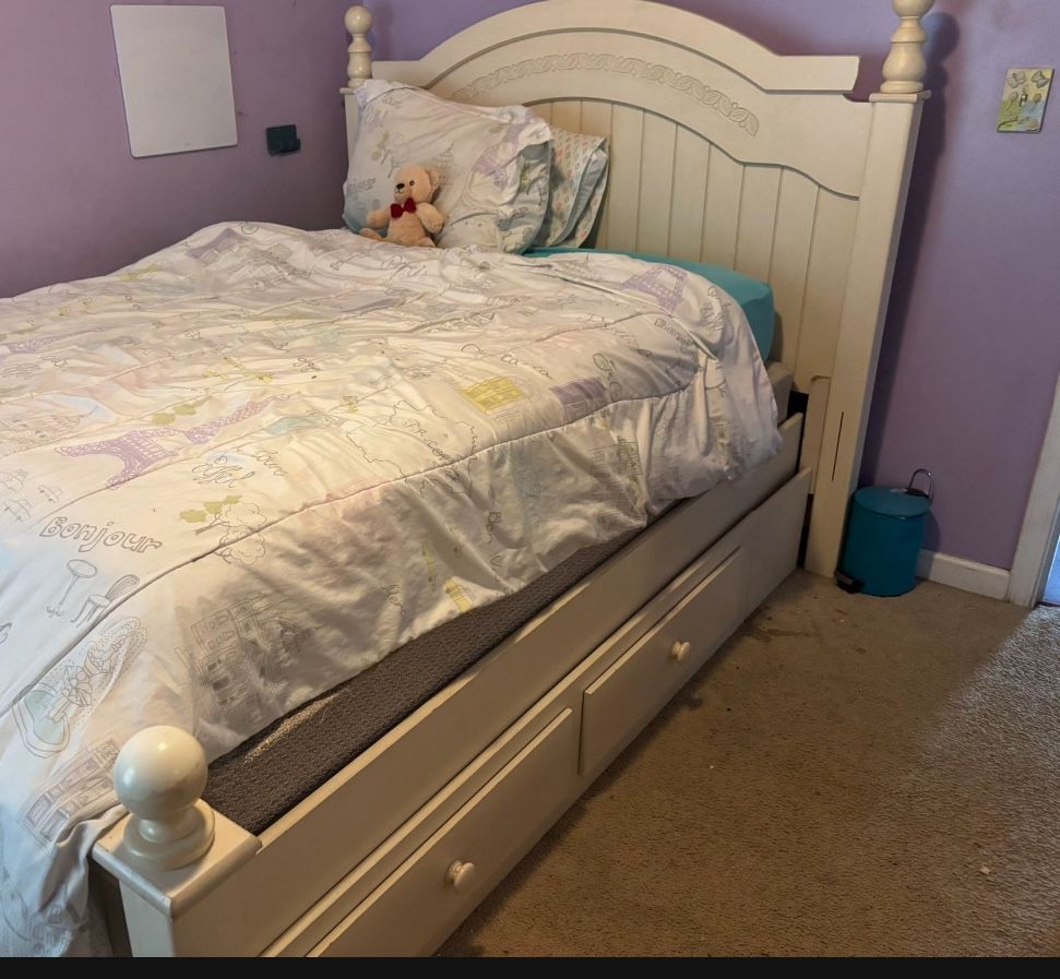 Full Size bed set