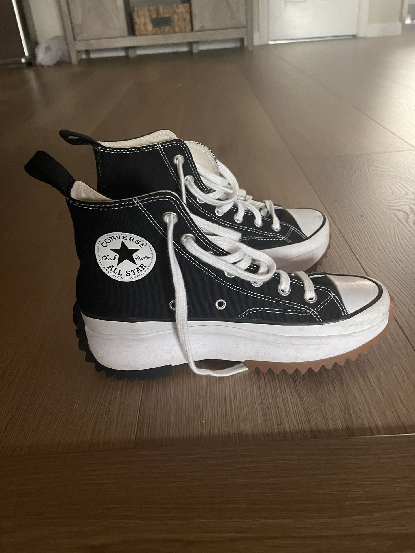 Women’s Converse Platinum