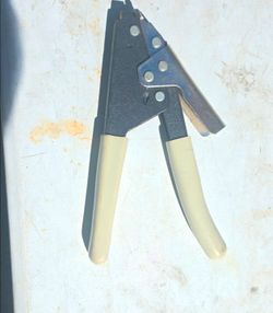 Used Malco TY4 Nylon Cable Tie Tensioning Tool with Manual Cut-Off.