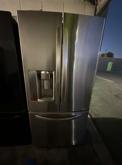 Kenmore Elite French Door Fridge – Stainless, Water Dispenser