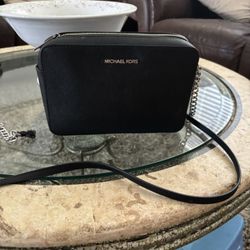 Michael Kors  crossbody Purse 