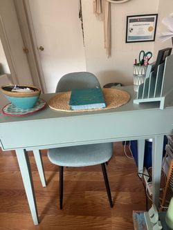 Foam green desk and chair