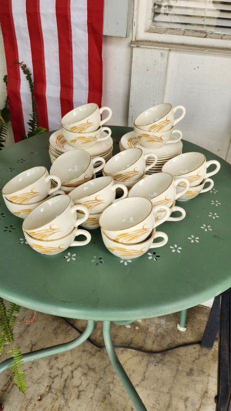 40 Piece Vintage Homer Laughlin Tea Set