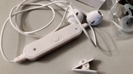 Wireless bluetooth earphone,fast pairing wireless bluetooth 5.0 buit-in mic