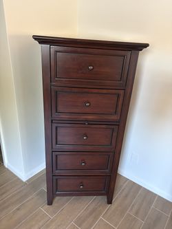 Pottery Barn Bedroom Furniture – Solid Wood, Beautiful Condition – Matching Set! 